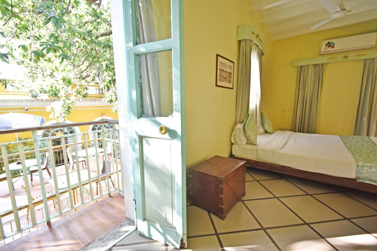 Hotel Villa Des Gouverneurs ポンディシェリ エクステリア 写真