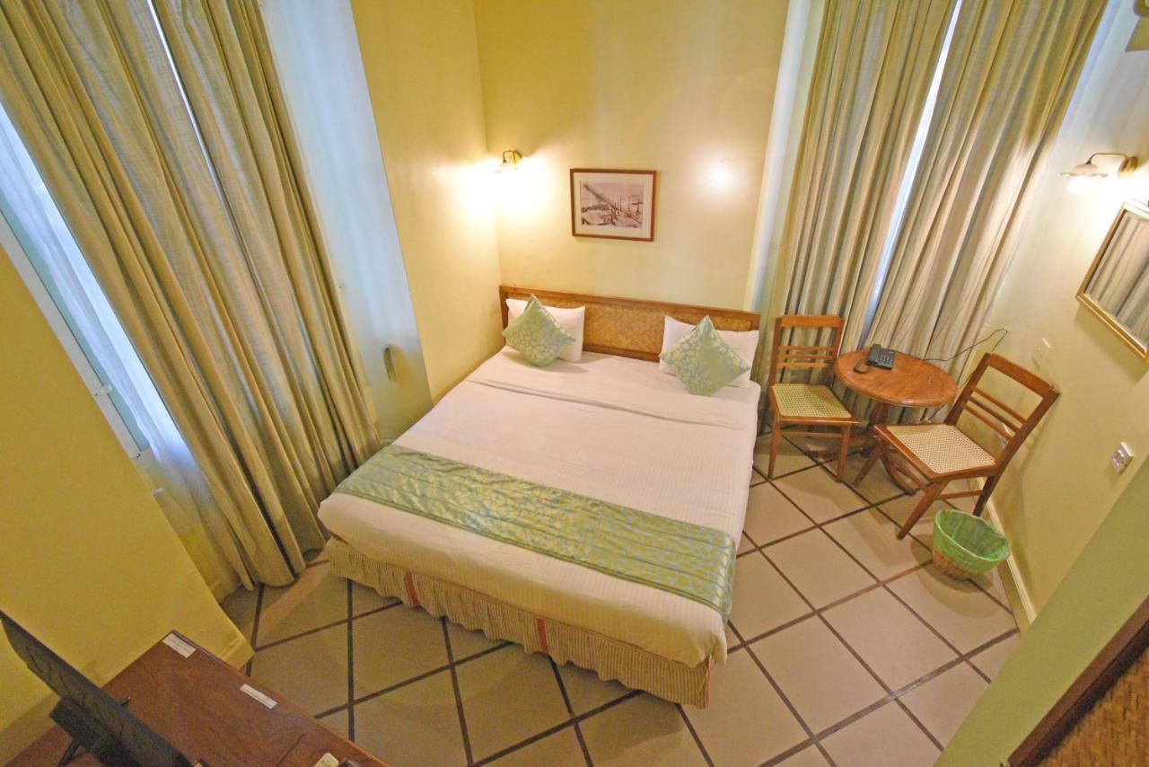 Hotel Villa Des Gouverneurs ポンディシェリ エクステリア 写真